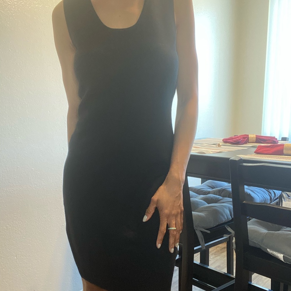 Simple BLACK BODY CON DRESS - Picture 7 of 11